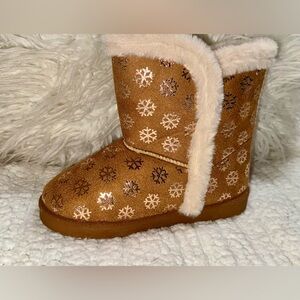 **NEW** OLIVIA MILLER Girls' Snow Days Snowflake Boots